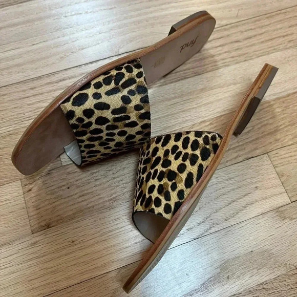 Find. Women’s Tan Leopard Print Pony hair Slide Leather Sandal 9.5 - Picture 6 of 10